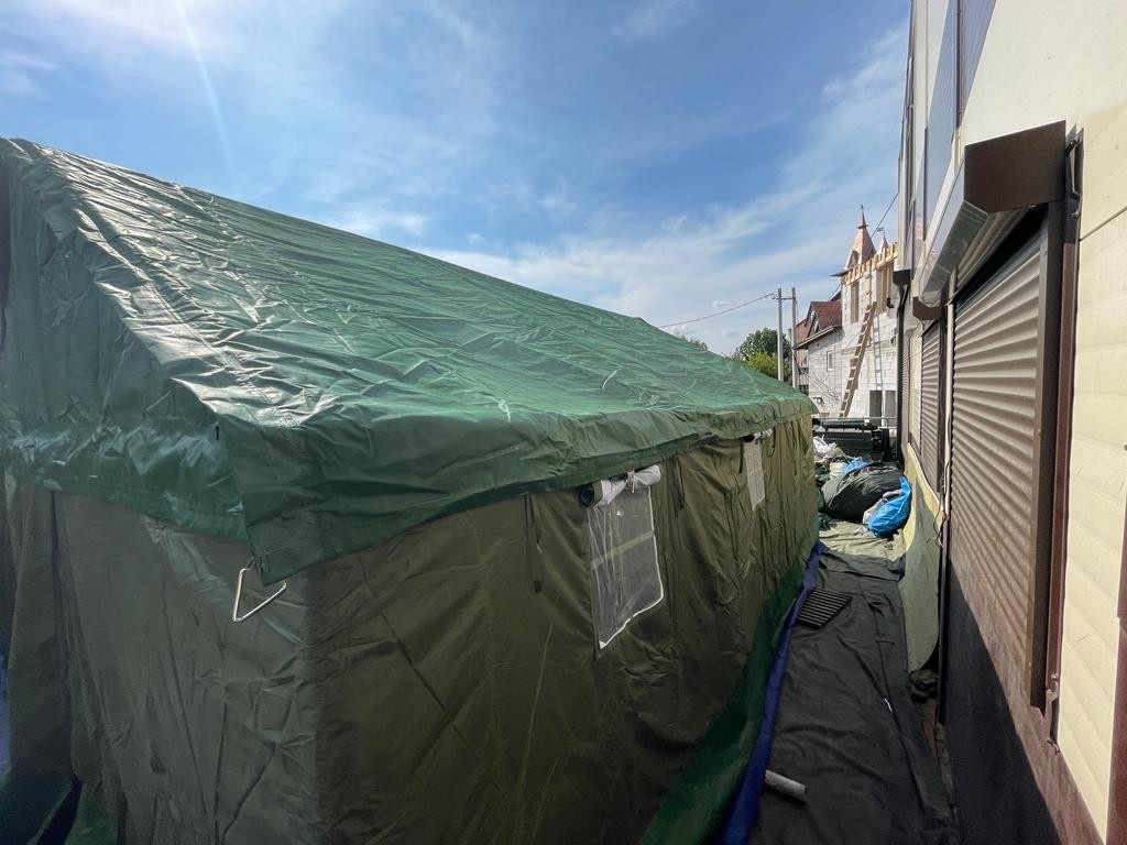 Палатка Каркасная утепленная зеленого цвета 5х6 Палатка Каркасная утепленная зеленого цвета 5х6